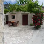 Apartment Popaj Komiža