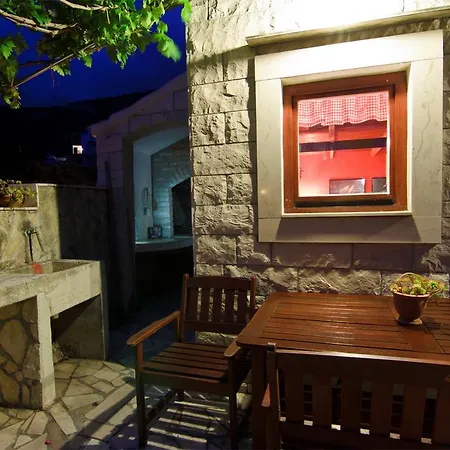 Apartment Popaj Komiza